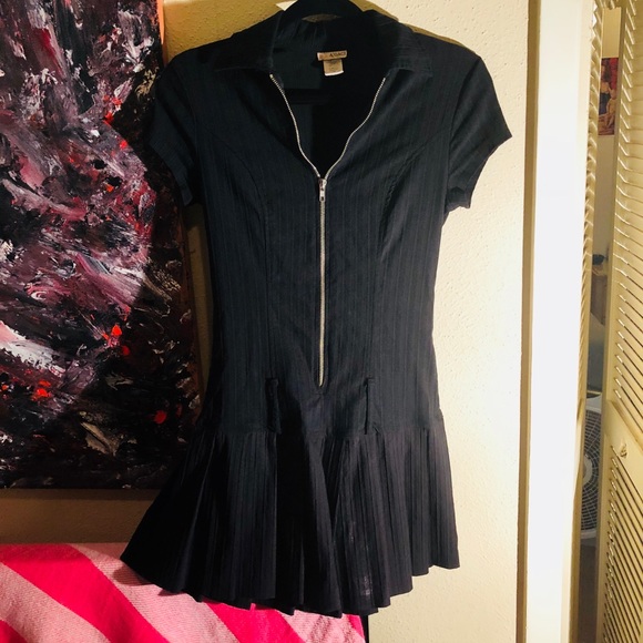 Agaci Dresses & Skirts - 🦄NEW ITEM🦄 UNIQUE zip front skater skirt dress